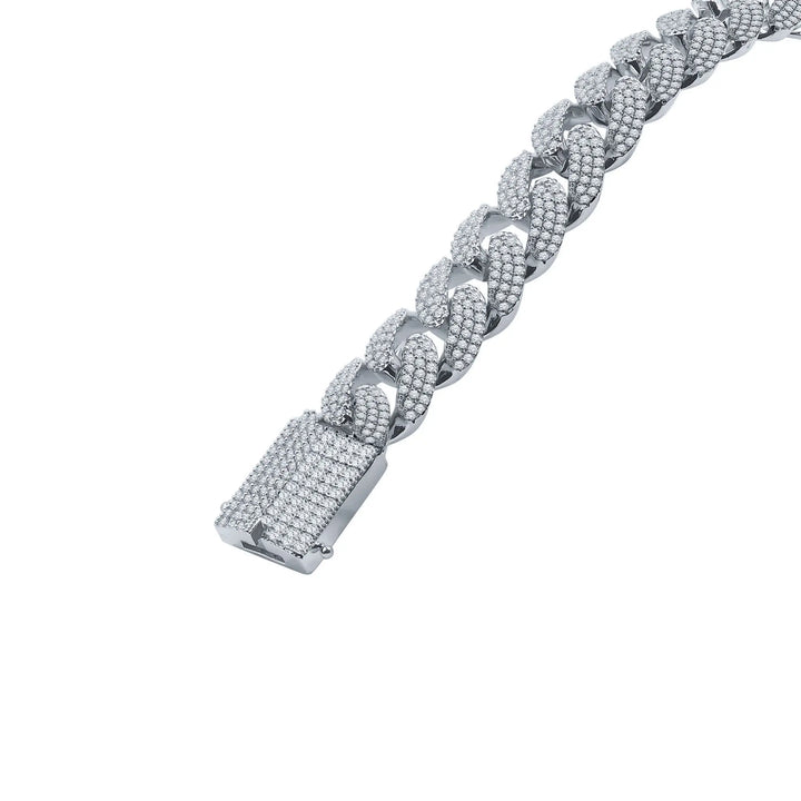 Opulent 18 MM Cuban Link Chain with Dazzling Cubic Zirconia Lilac Quartz