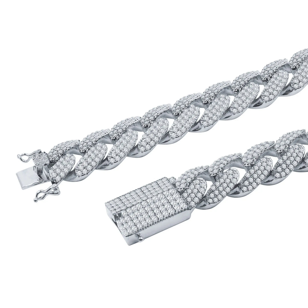 Opulent 18 MM Cuban Link Chain with Dazzling Cubic Zirconia Lilac Quartz