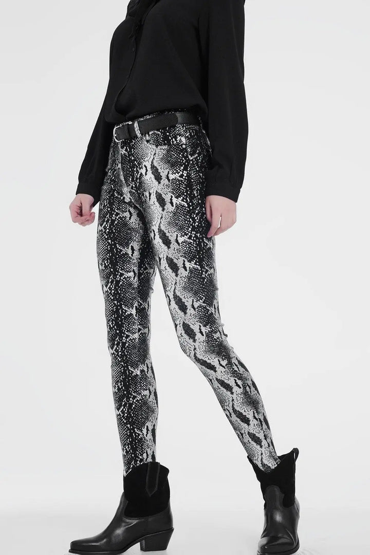 Glossy Black Stretchable Fashion-Forward Slim Pants Erin Theia