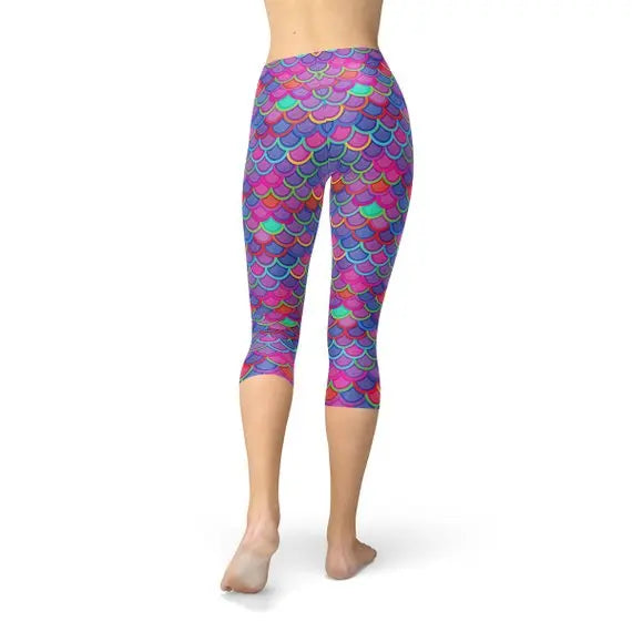 Enchanting Mermaid-Themed Women's Capri Leggings in Lavender and Coral Maroon Sooty