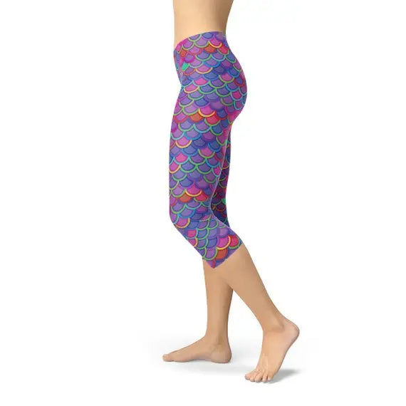 Enchanting Mermaid-Themed Women's Capri Leggings in Lavender and Coral Maroon Sooty