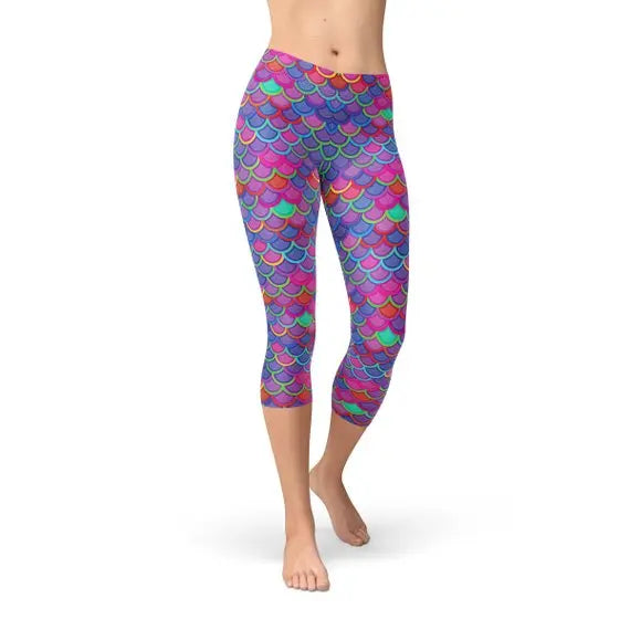 Enchanting Mermaid-Themed Women's Capri Leggings in Lavender and Coral Maroon Sooty